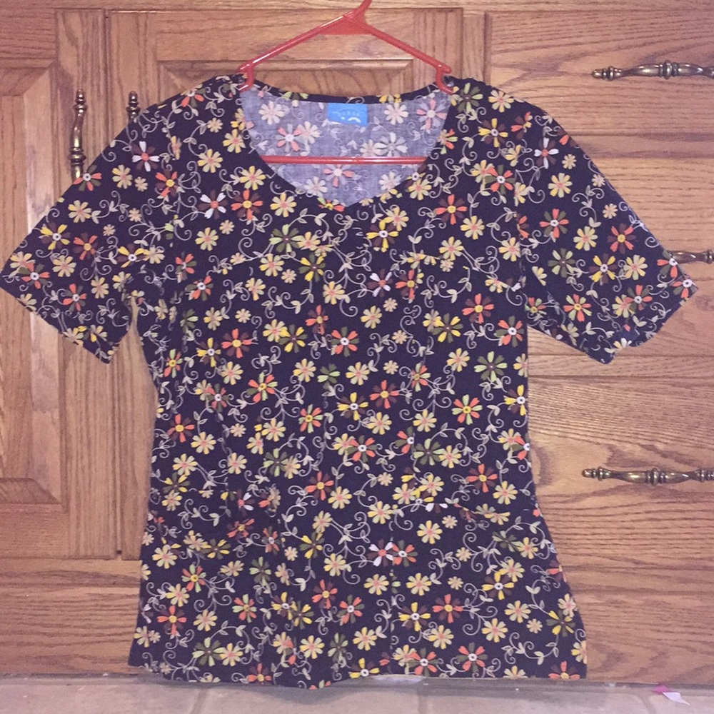 H.Q. High Quality Basics scrub top😘